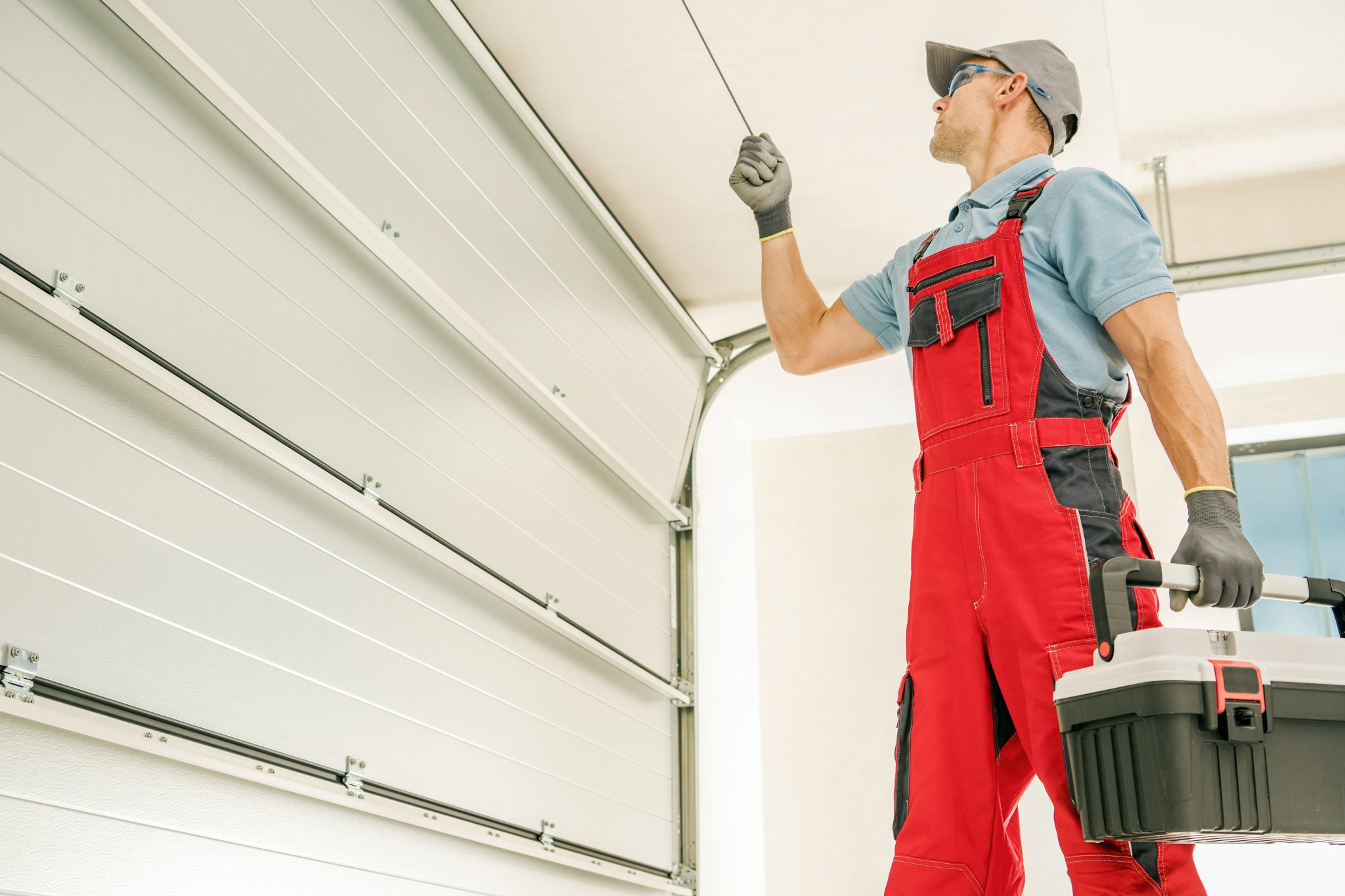 modern-garage-doors-installer-2022-06-29-19-01-53-utc-2048x1365 modern-garage-doors-installer-2022-06-29-19-01-53-utc-2048x1365