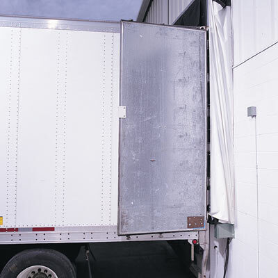 S-3200 Series SnapBack Dock Shelter S-3200 Series SnapBack Dock Shelter